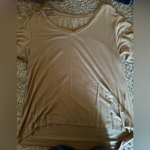 american eagle brown short sleeve. size xs. can fit up to medium